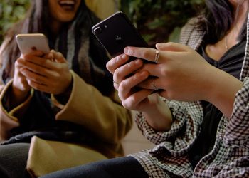 Mi lehet az internetes zaklatás megoldása?