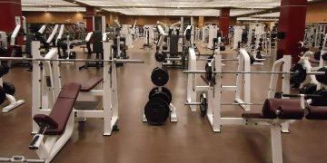 Sportolás edzőteremben, vagy a szabad ég alatt