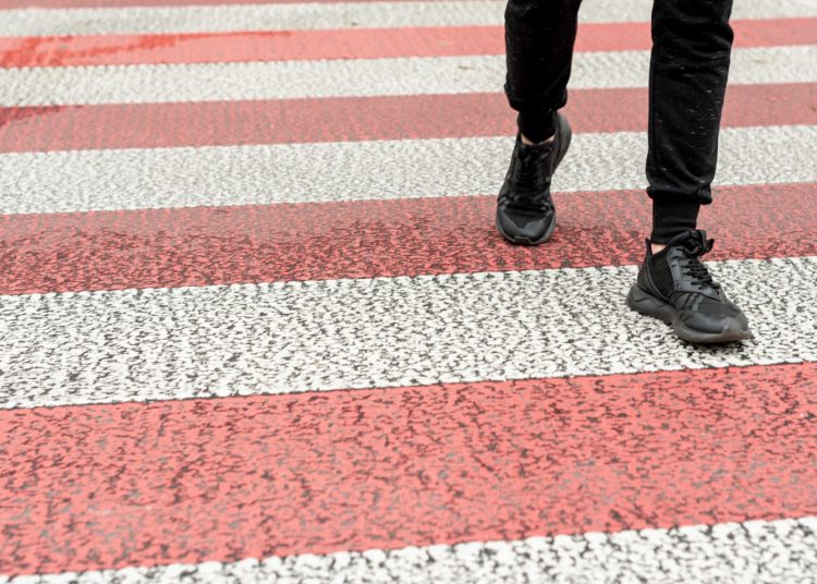 Lépcsők, rámpák, ipari padlók: hol kötelező a csúszásmentesítés?