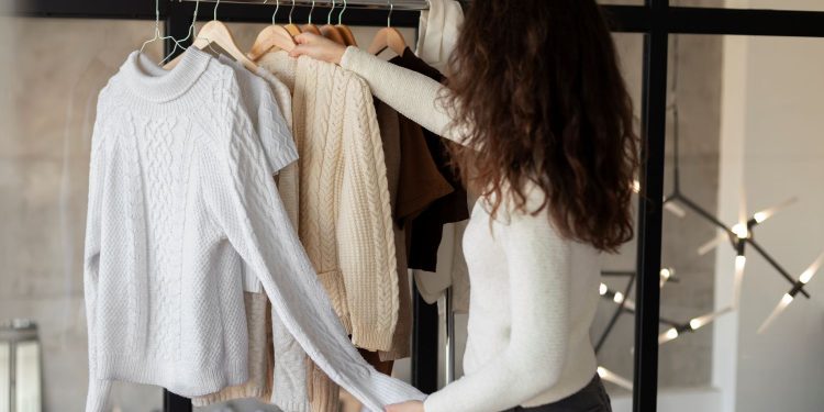 Mit kötelező feltüntetni egy ruhacímkén, és mi csak marketing?