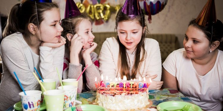 Szülinapi zsúr stresszmentesen: így válassz programot